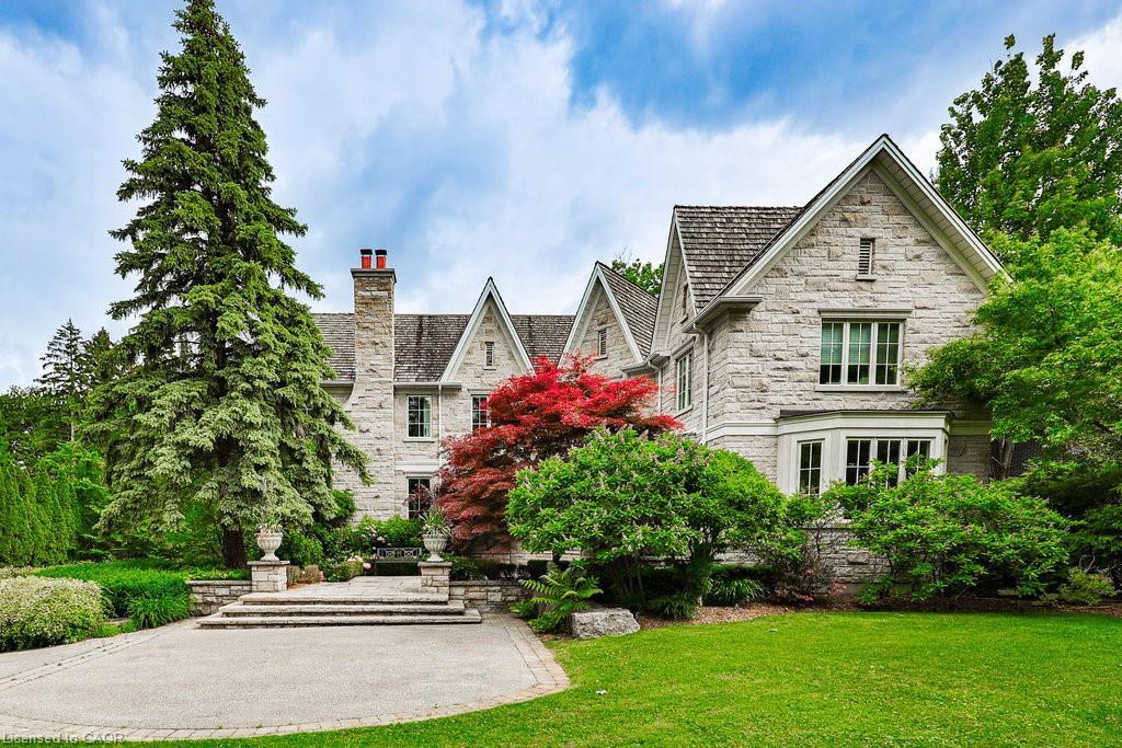 1257 Tecumseh Park Drive, Mississauga