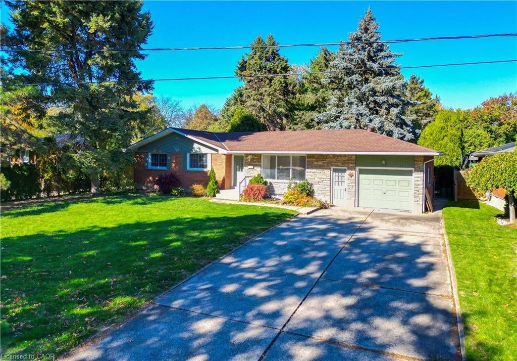 17 Old Coach Road Upper, St. Catharines