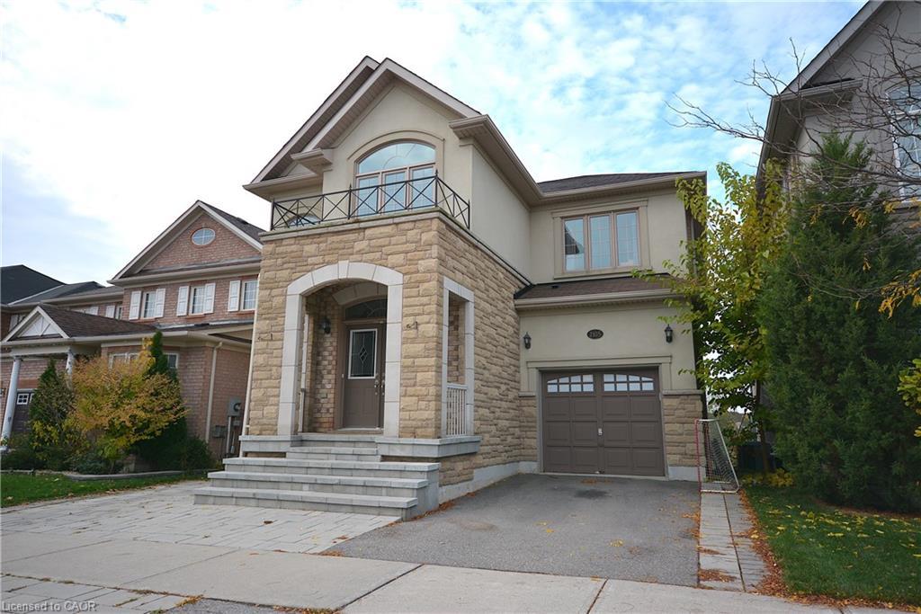 2105 Falling Green Drive, Oakville