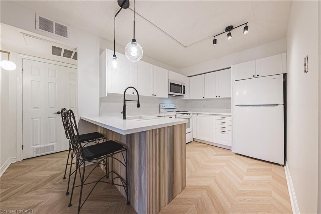 2030 Cleaver Avenue 206, Burlington