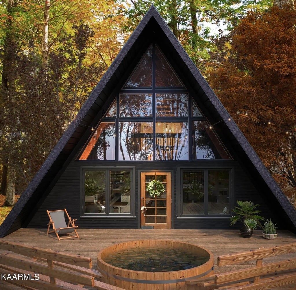 661 Battle Top Rd, Sevierville