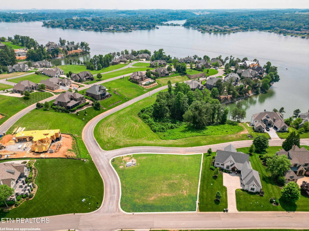 210 Beacon Court, Lenoir City