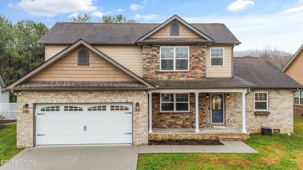 165 Crossroads Blvd, Oak Ridge