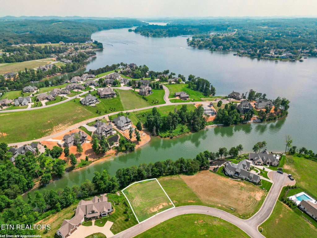 1595 Halyard Rd, Lenoir City