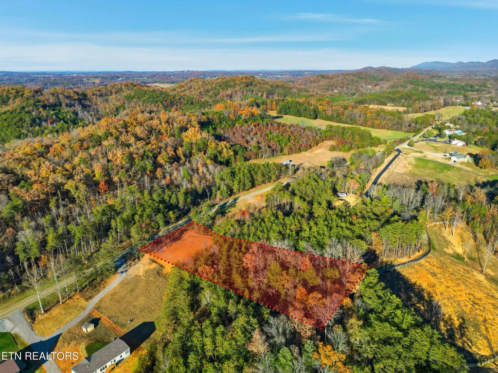 4540 6 Mile Rd Rd, Maryville