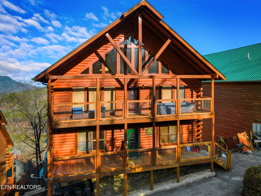 950 Black Bear Cub Way, Sevierville