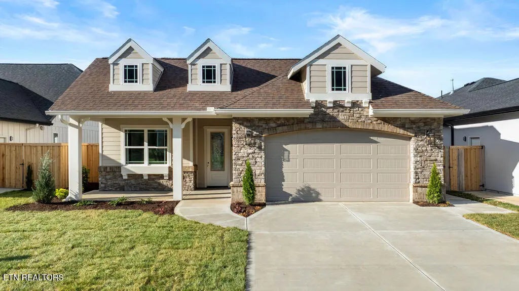 131 E Westcott Overlook, Oak Ridge