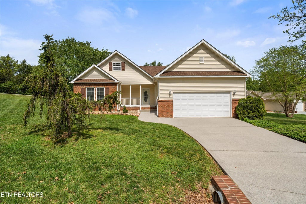 102 Chaloni Lane, Loudon