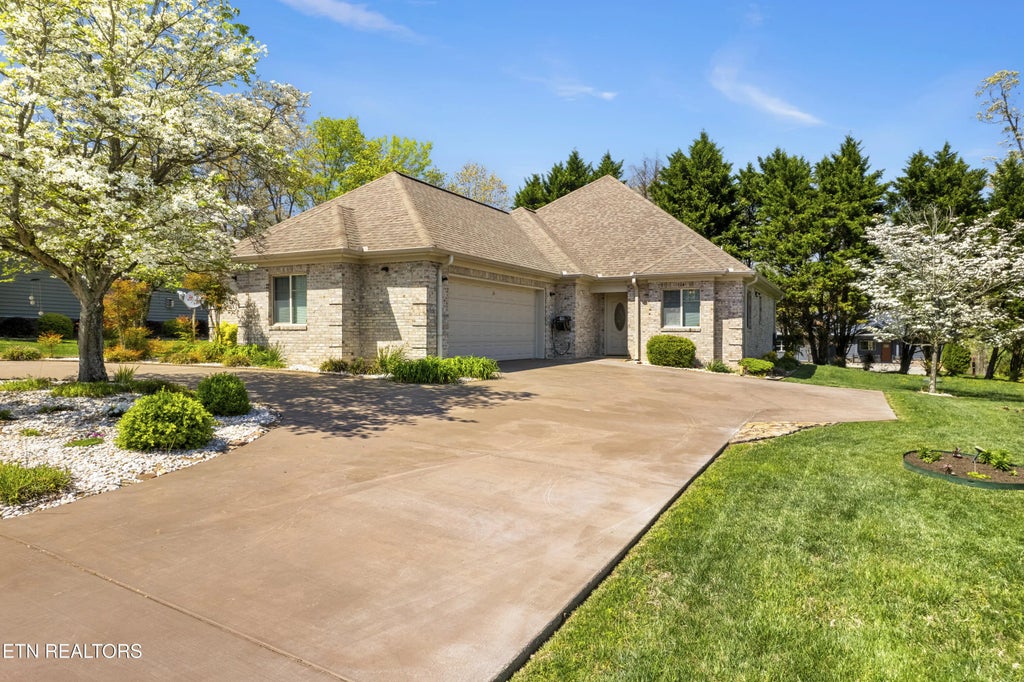 124 Pocola Way, Loudon