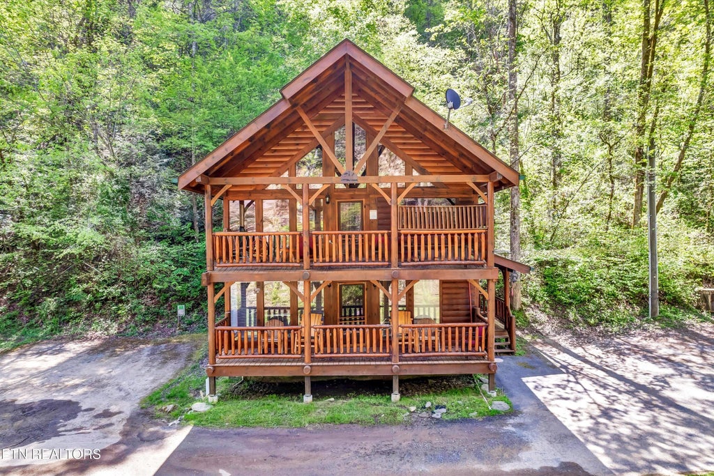 335 Caney Creek Rd, Pigeon Forge
