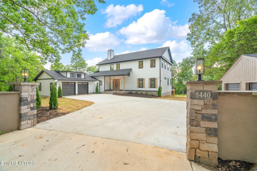 8440 Lakeland Drive, Lenoir City