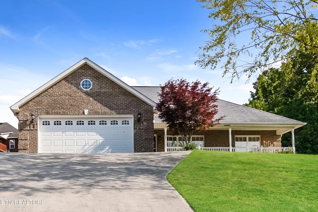 335 Flora Drive, Lenoir City