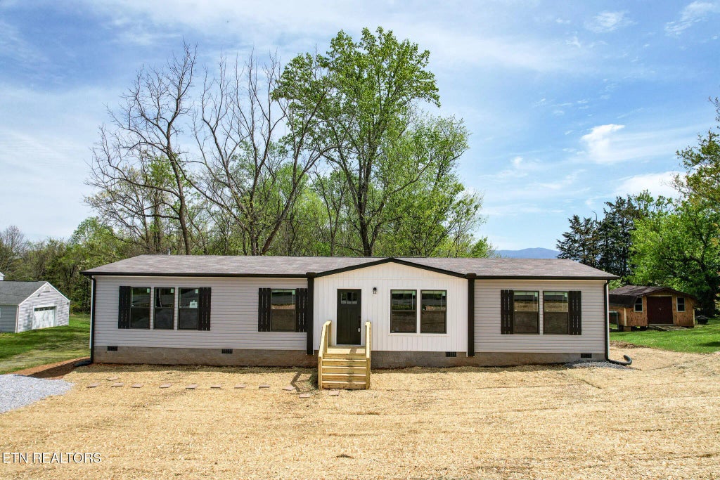 622 E Barton Ridge Rd, Greeneville