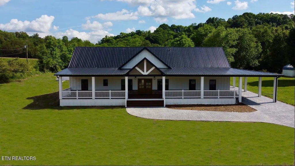 151 Clear Creek Rd, Newport