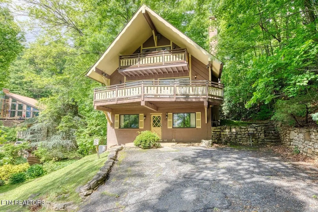 2103 N Tamins Drive, Gatlinburg