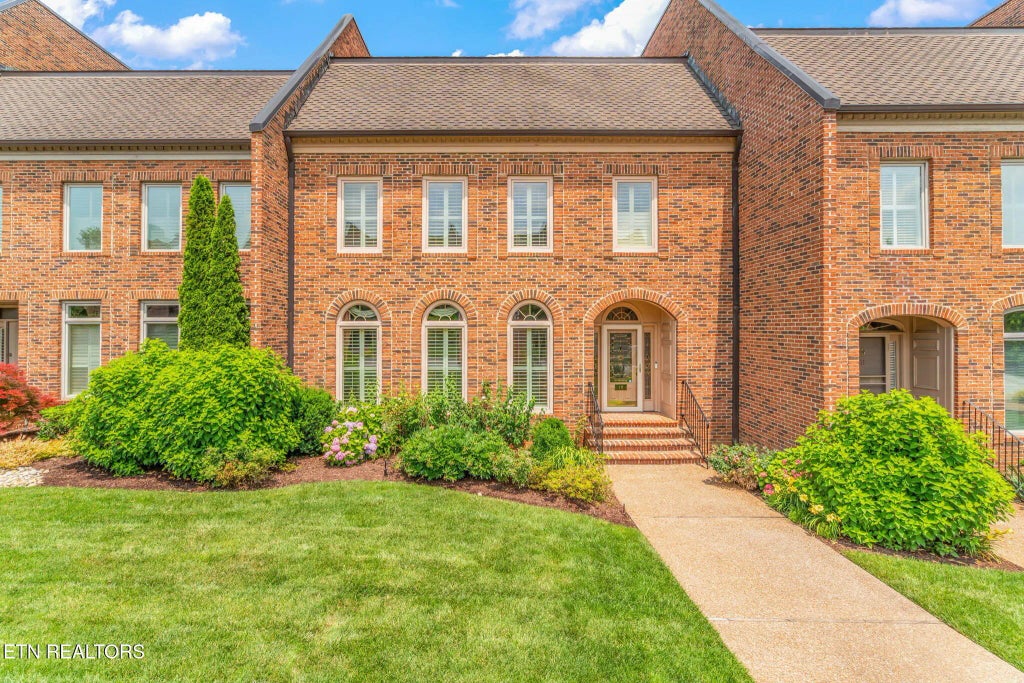 3340 Kingston Pike 10, Knoxville