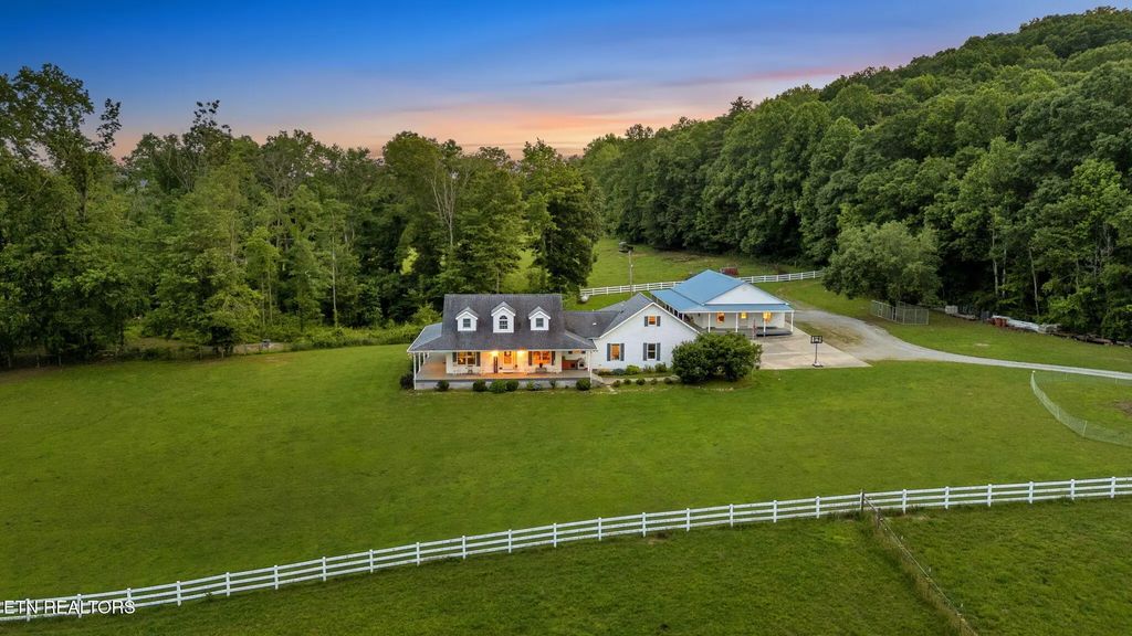 596 Clifty Creek Rd, Oakdale