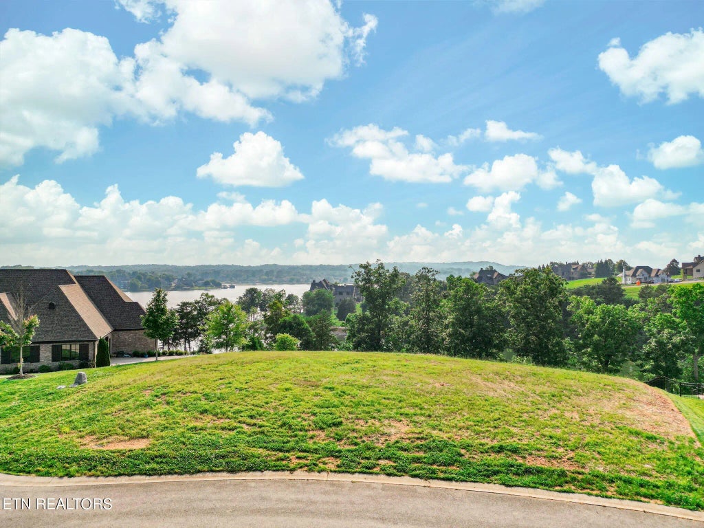 1556 Bower Court, Lenoir City