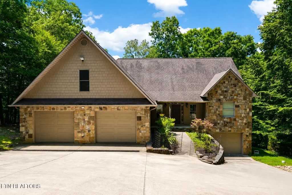 134 Holly Lane, Kingston