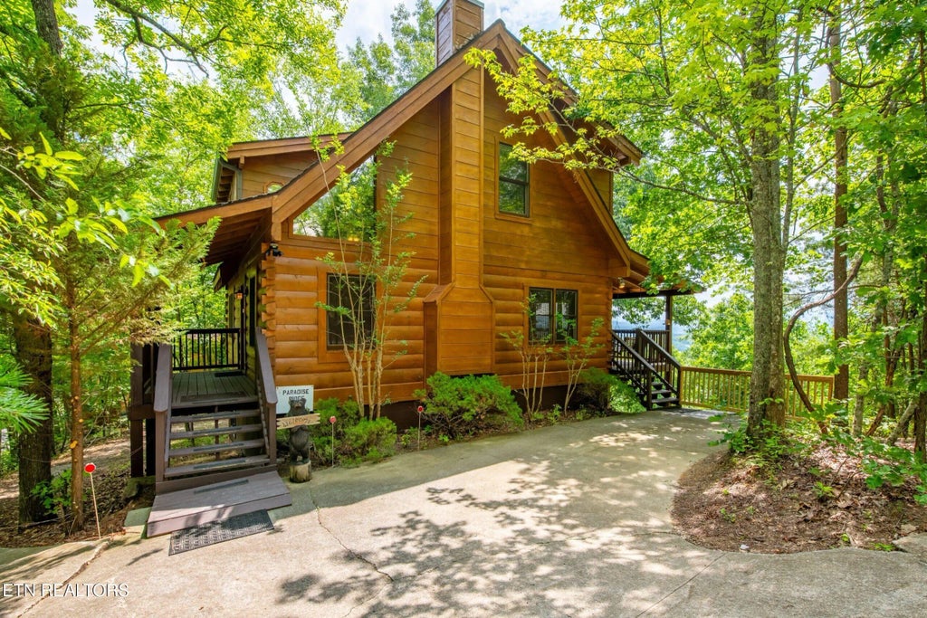 813 Lloyd Huskey Rd, Pigeon Forge