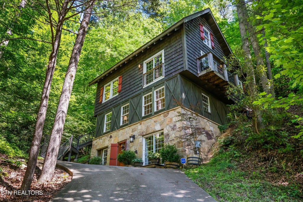 345 Gatlin Drive, Gatlinburg