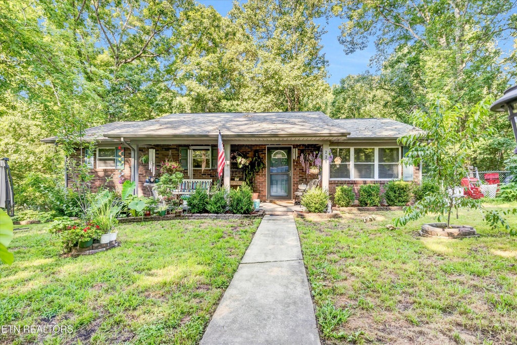 221 White Oak Lane, Heiskell