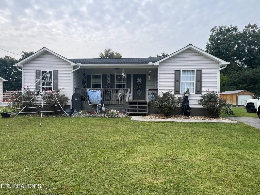 122 Regan Lane, LaFollette