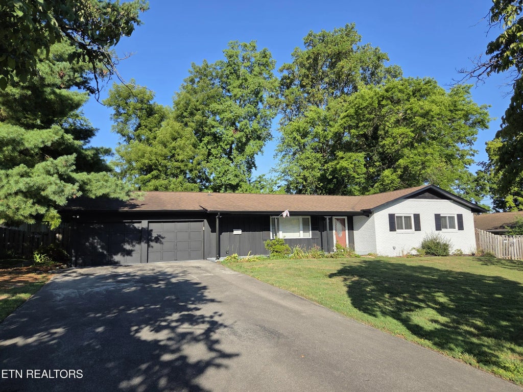 205 Brandon Rd, Knoxville