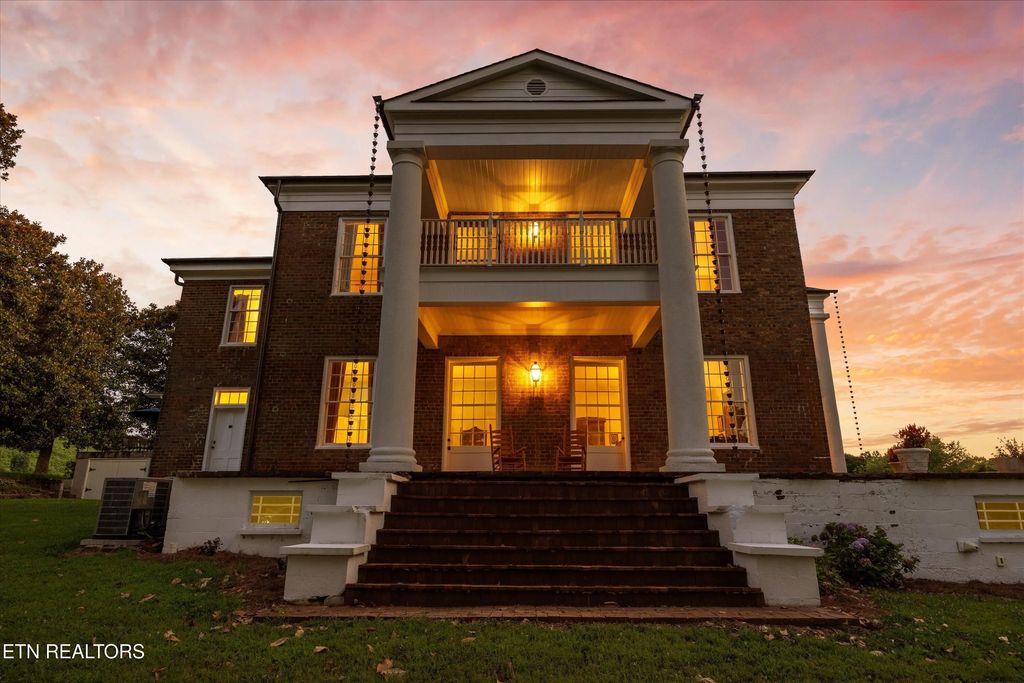 129/131 Elizabeth, Athens