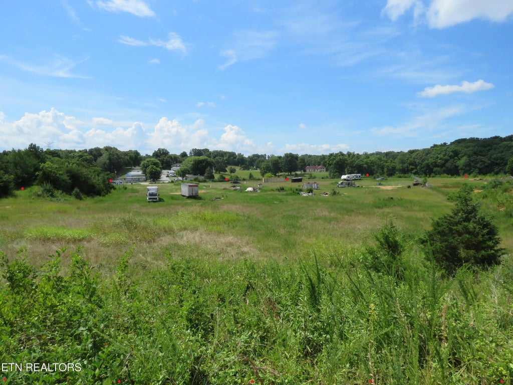 8301 Jackson Bend, Lenoir City