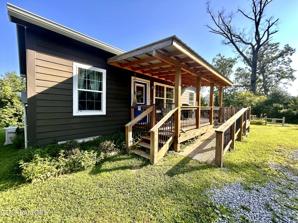 384 Loop Rd, Gatlinburg