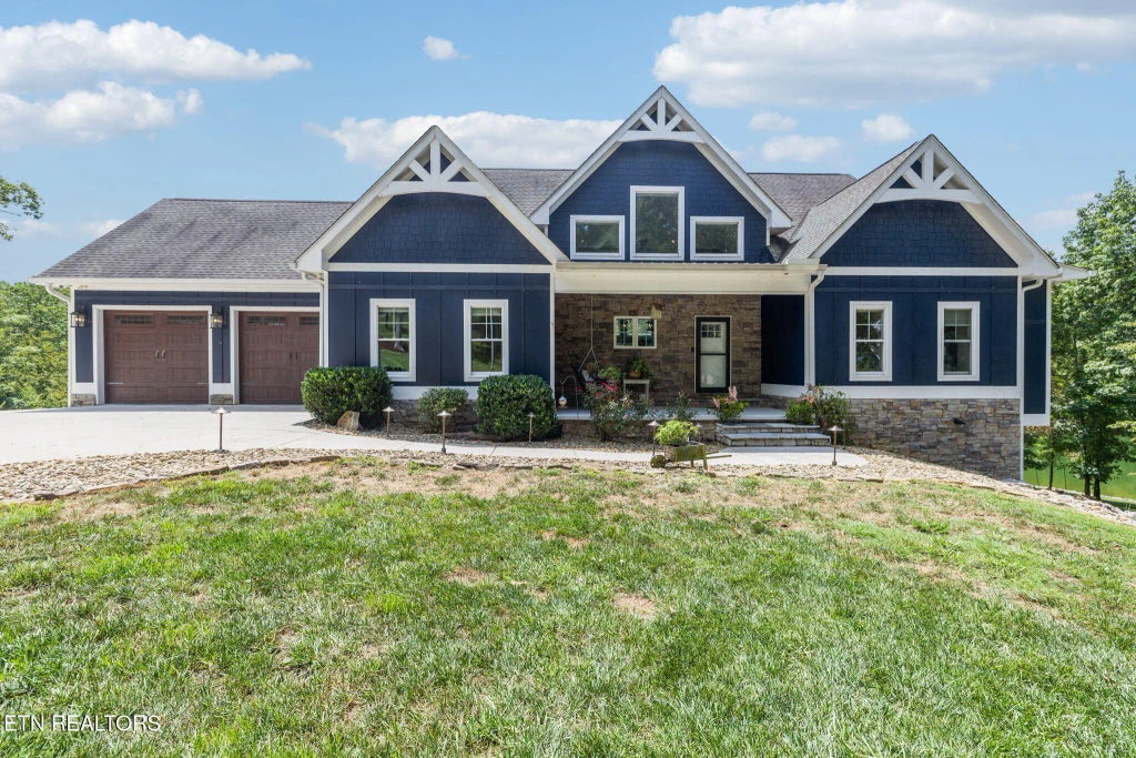 210 Waterside Drive, Ten Mile