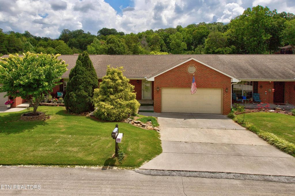 912 Muirfield Drive, Maryville