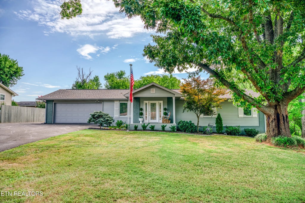 269 Mohawk Circle, Seymour