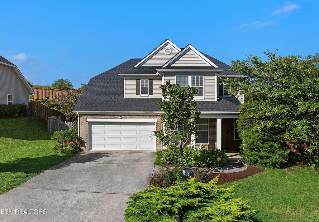 2501 Ancient Oak Lane, Knoxville