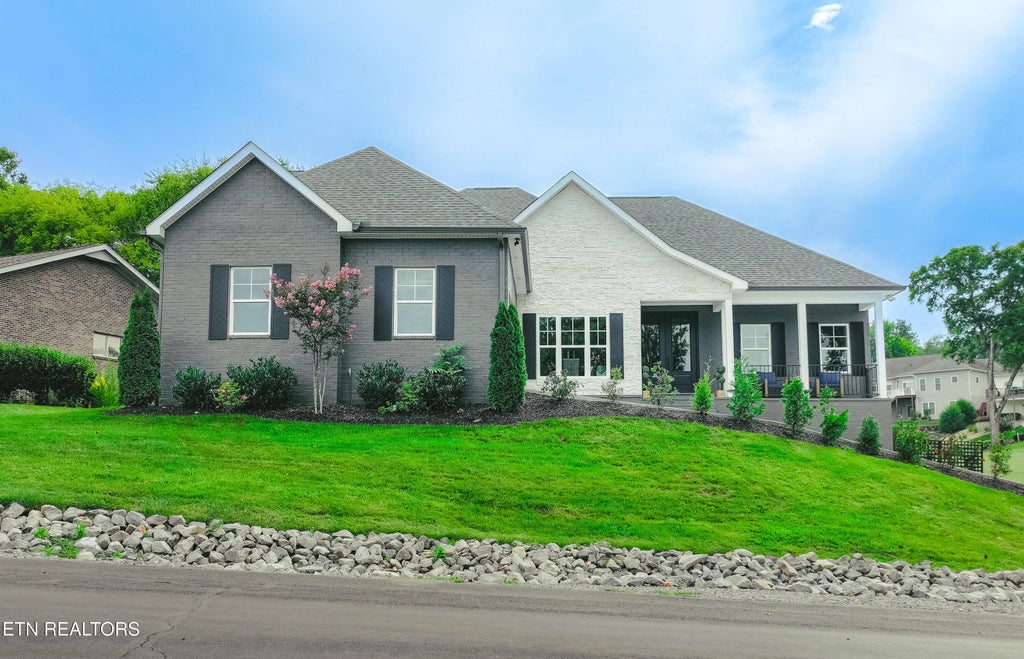 216 Tooweka Lane, Loudon