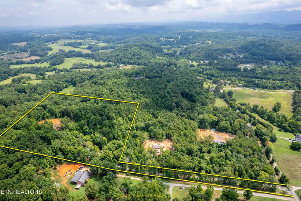 7647 Tomotley Rd, Maryville