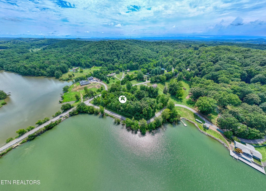 5980 Lakeside Drive, Lenoir City