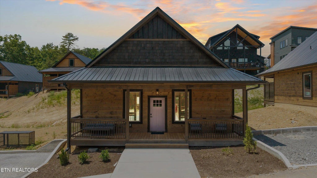 563 Warbonnet Way, Pigeon Forge