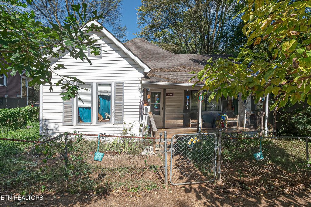 1121 Overton Place, Knoxville