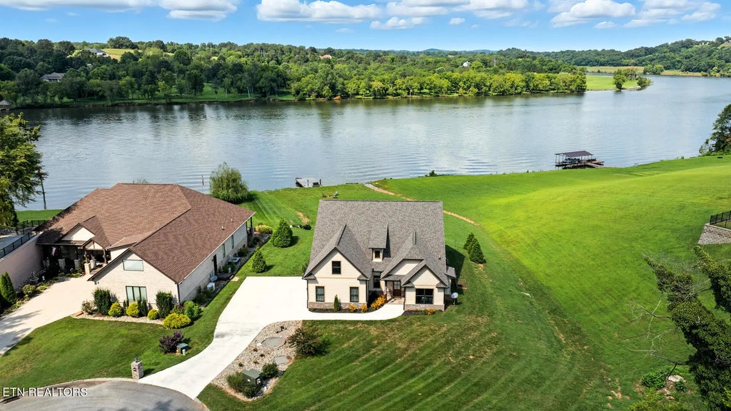 659 Quiet River Lane, Loudon