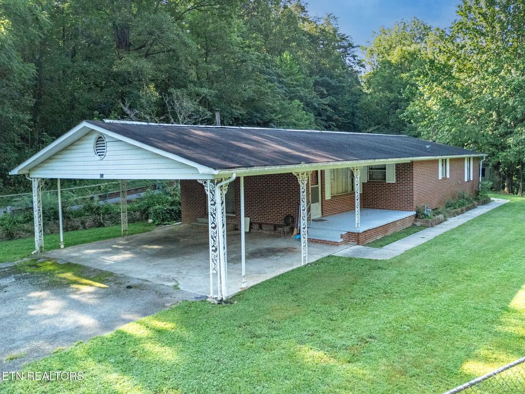 813 Andys Ridge Rd, Rocky Top