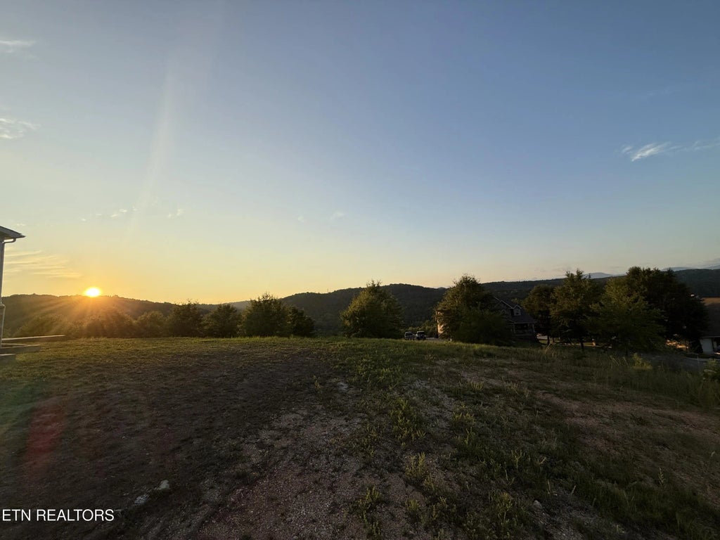 119 Pineberry East Rd, Oak Ridge