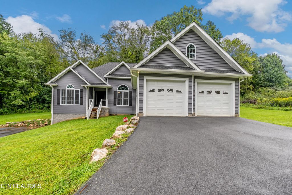 1161 Laurel Way, Mountain City