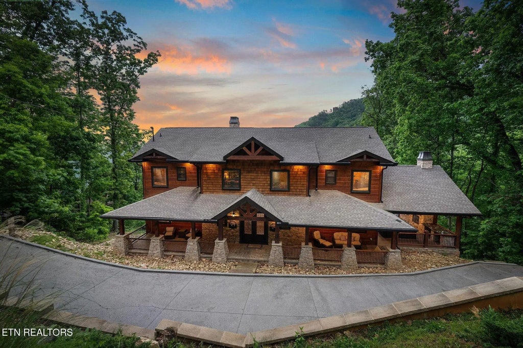 2778 Overholt Tr, Sevierville