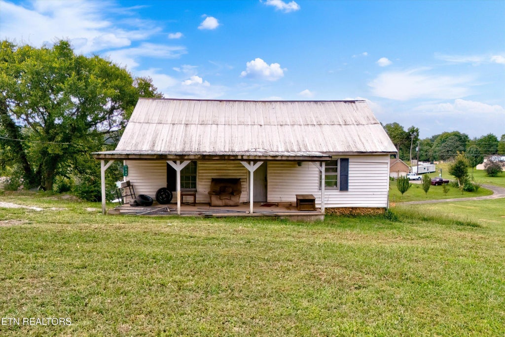 7944 Hill Rd, Knoxville