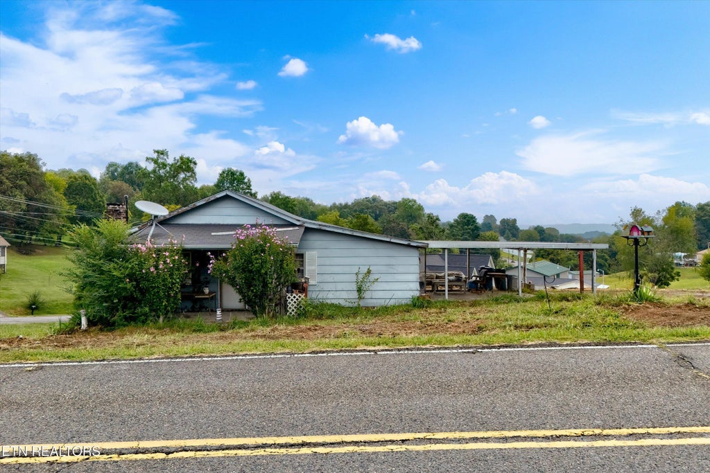 7952 Hill Rd, Knoxville