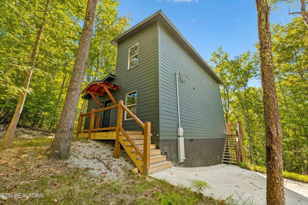 689 Country Oaks Lane, LaFollette