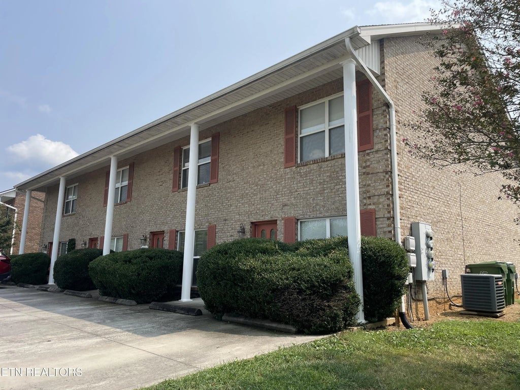 2428 Hallerins Court, Maryville