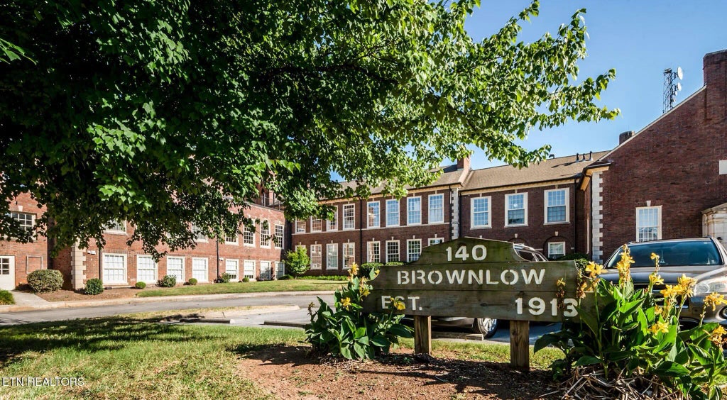 140 E Glenwood Ave 206, Knoxville